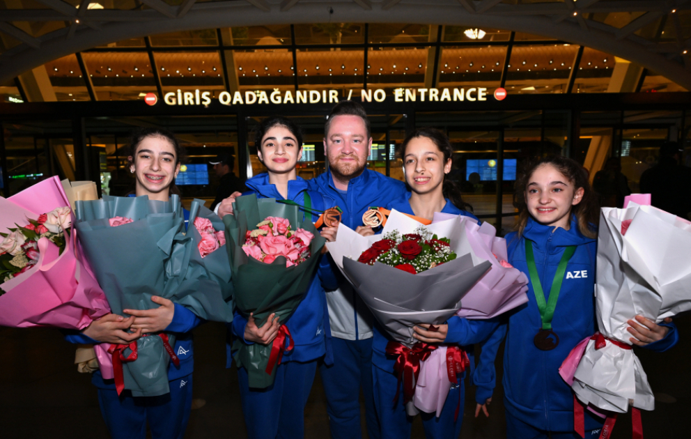 Avropa çempionatında uğurlu çıxış edən Azərbaycan gimnastları Vətənə dönüblər VİDEO