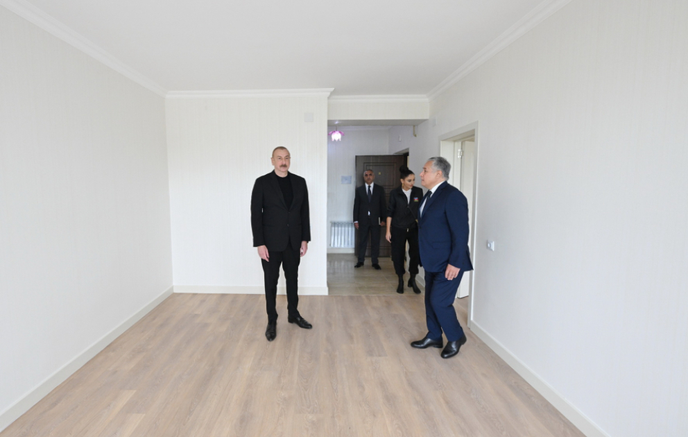 Chodschali: Präsident Ilham Aliyev und First Lady Mehriban Aliyeva inspizieren nach Renovierung in 15 Mehrfamilienhäusern geschaffene Bedingungen AKTUALISIERT VIDEO
