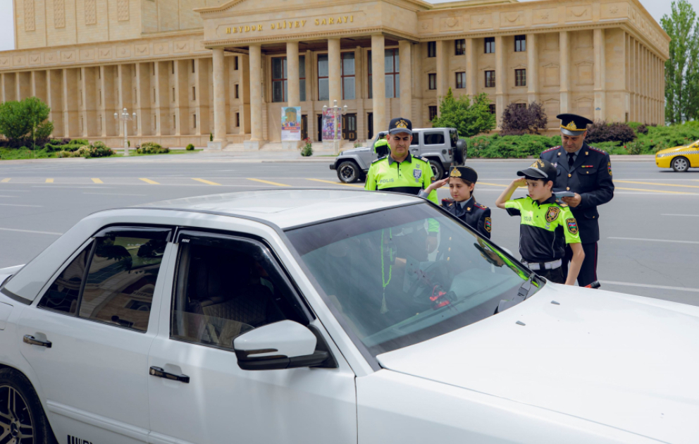Naxçıvanda polislər uşaqlara bayram sevinci yaşadıblar VİDEO
