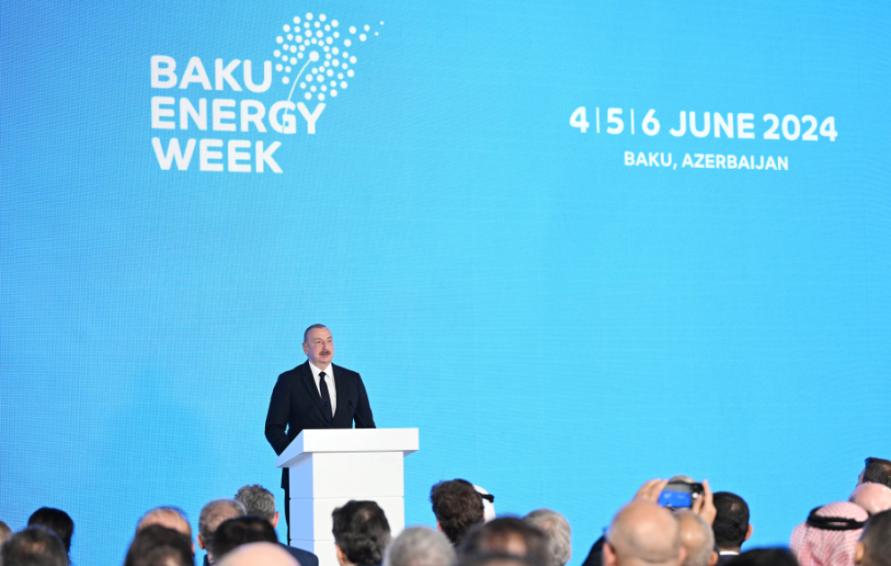 Semaine de l’énergie de Bakou : Le président Ilham Aliyev prononce une allocution à l’ouverture des salons Caspian Oil & Gas et Caspian Power MIS A JOUR VIDEO