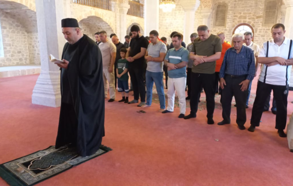 Şuşada bayram namazı qılınıb VİDEO