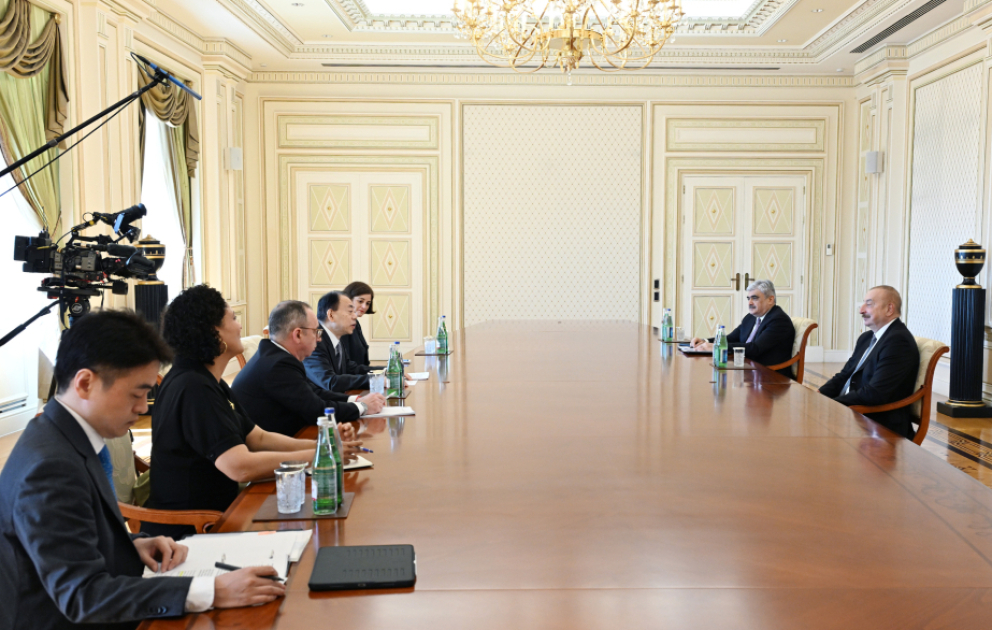 Präsident Ilham Aliyev empfängt Präsidenten der Asiatischen Entwicklungsbank