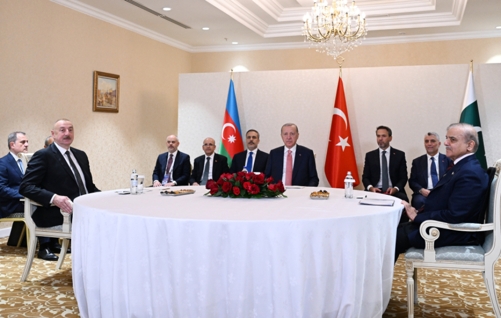 Astanada Azərbaycan Prezidenti, Türkiyə Prezidenti və Pakistanın Baş naziri arasında üçtərəfli görüş olub  YENİLƏNİB-2  VİDEO
