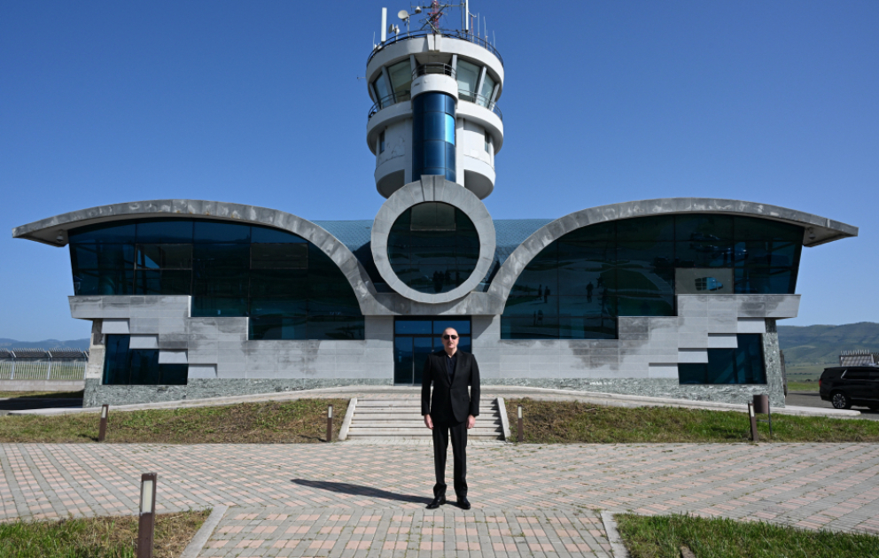 Le président Ilham Aliyev visite l’aéroport de Khodjaly  MIS A JOUR VIDEO