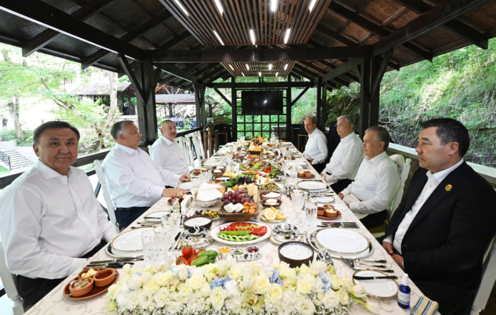 Dinner was hosted on behalf of President Ilham Aliyev in honor of heads of state and government of Organization of Turkic States in Shusha VIDEO