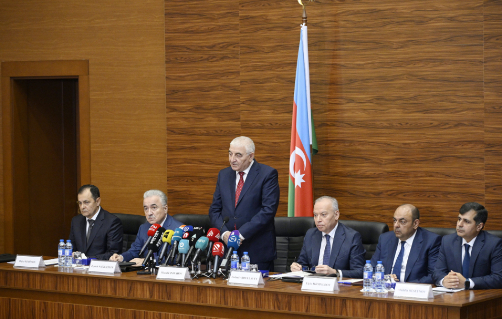 Mərkəzi Seçki Komissiyasında dairə seçki komissiyalarının sədrləri üçün müşavirə keçirilib YENİLƏNİB VİDEO