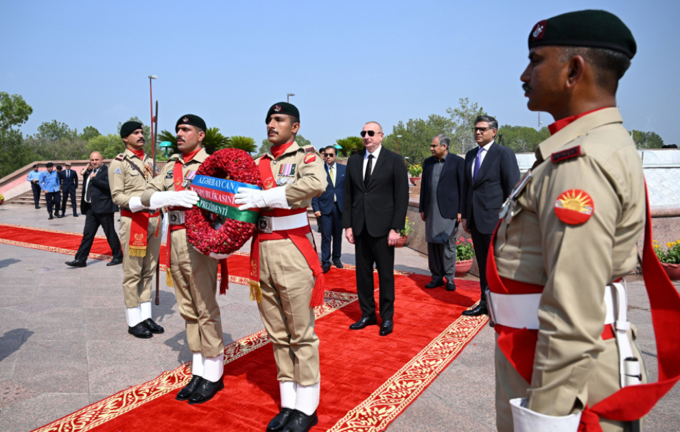 Prezident İlham Əliyev İslamabadda milli abidəni ziyarət edib YENİLƏNİB VİDEO