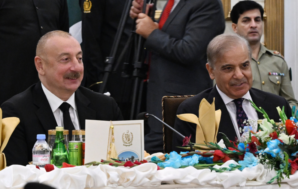 Pakistanın Baş naziri Məhəmməd Şahbaz Şərifin adından Azərbaycan Prezidenti İlham Əliyevin şərəfinə rəsmi nahar verilib VİDEO
