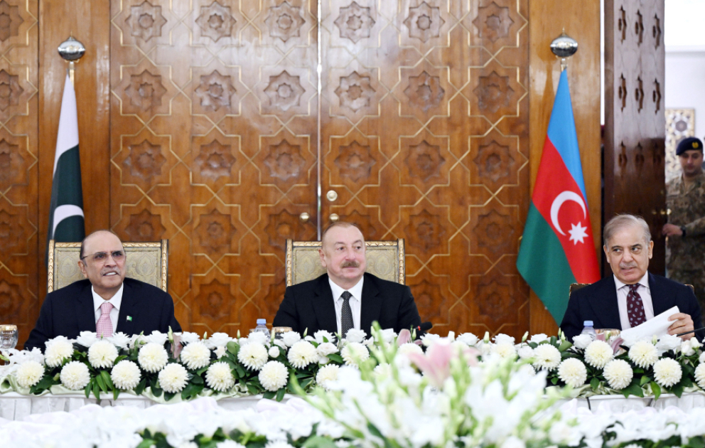Präsident Asif Ali Zardari gibt Bankett zu Ehren von Präsident Ilham Aliyev VIDEO