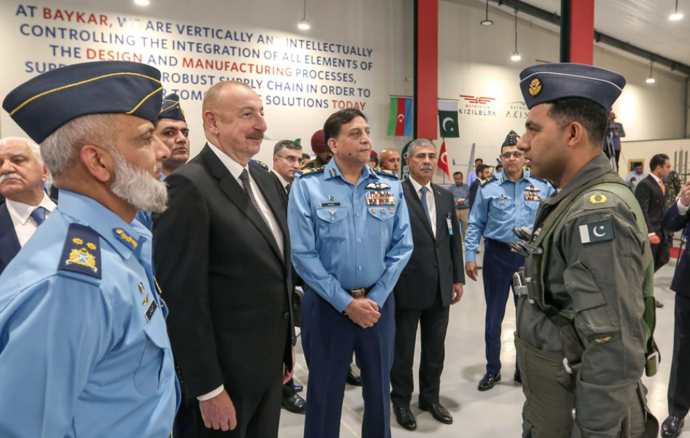 Visite d’une exposition militaire au Parc national des sciences et technologies aérospatiales sur le territoire de la base aérienne Nur Khan à Islamabad VIDEO
