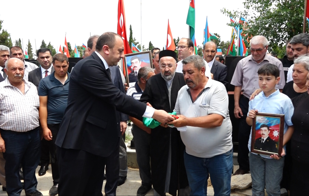 Şəhid Akif Abbasovun nəşinin qalıqları Gəncə Şəhidlər xiyabanında torpağa tapşırılıb VİDEO