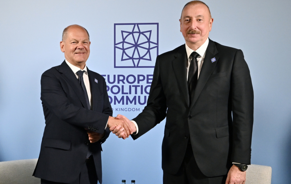 Oxford: Präsident Ilham Aliyev trifft deutschen Bundeskanzler Olaf Scholz  AKTUALISIERT VIDEO