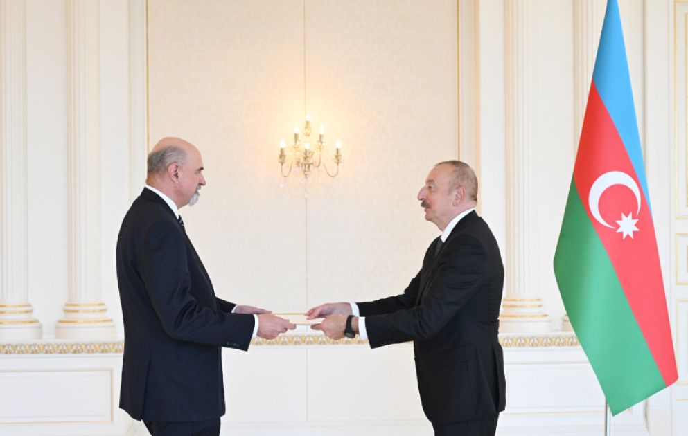 Präsident Ilham Aliyev empfängt neuen australischen Botschafter zur Entgegennahme seines Beglaubigungsschreibens  AKTUALISIERT VIDEO