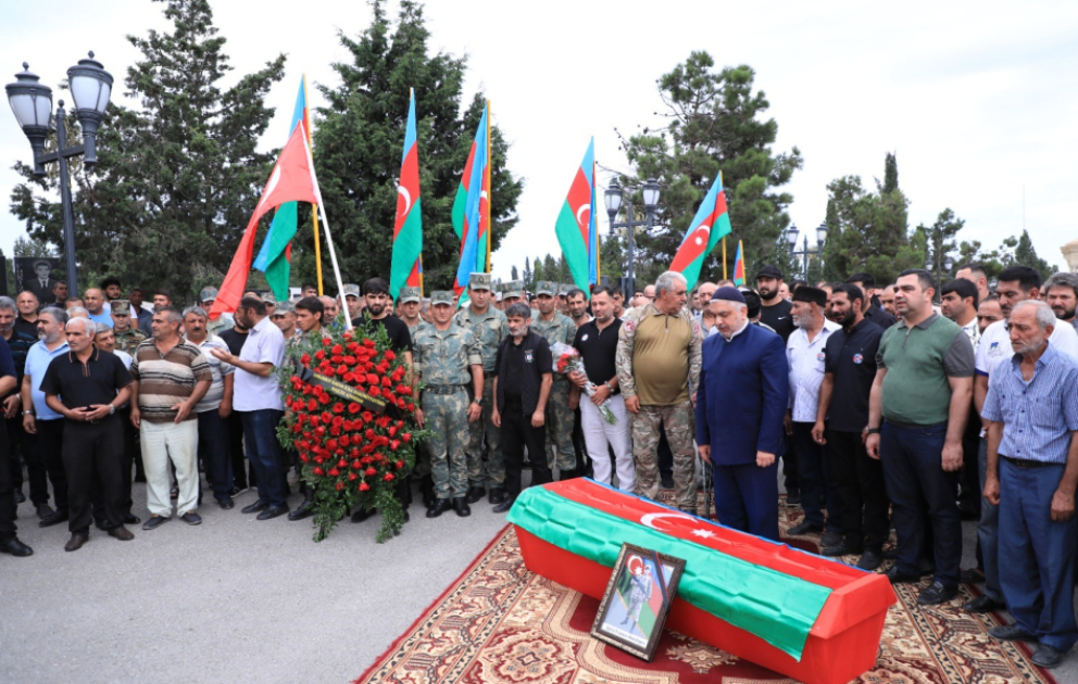 Laçında itkin düşərək həlak olan hərbçi Firdovsi Abdullayev Gəncədə torpağa tapşırılıb VİDEO