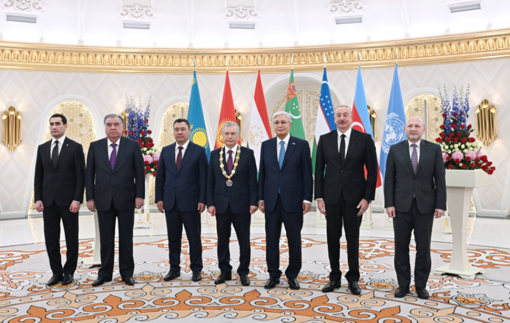 Prezident İlham Əliyev Astanada Özbəkistan Prezidenti Şavkat Mirziyoyevin təltif olunması mərasimində iştirak edib VİDEO