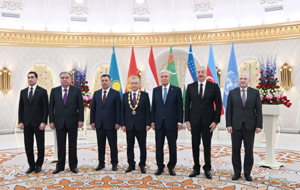 Президент Ильхам Алиев принял участие в церемонии награждения Президента Узбекистана Шавката Мирзиёева в Астане ВИДЕО