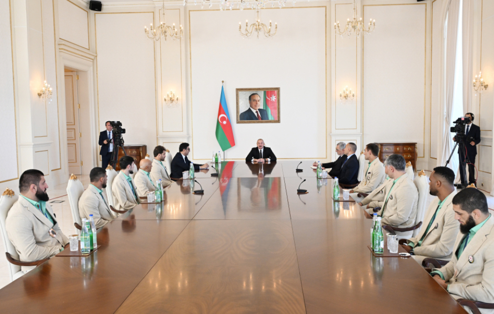 Präsident Ilham Aliyev empfängt aserbaidschanische Medaillengewinner bei Olympia VIDEO
