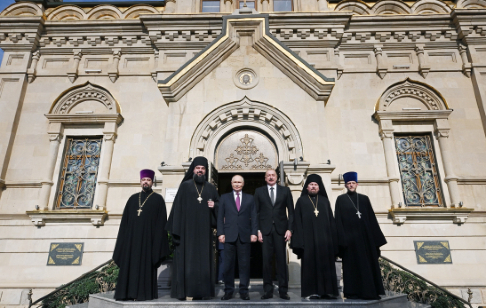 Präsidenten von Aserbaidschan und Russland besuchen Kathedrale der Heiligen Myrrhe-Träger in Baku VIDEO