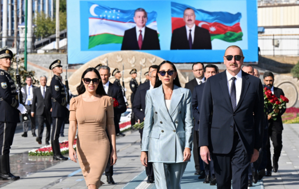Hommage à la mémoire du Leader national Heydar Aliyev à Tachkent VIDEO