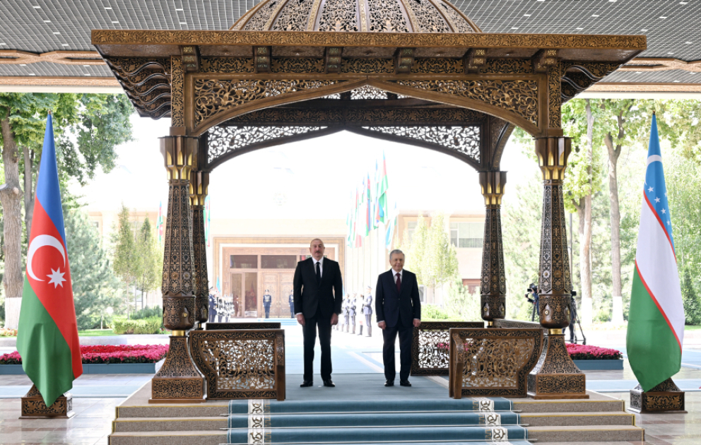 Cérémonie d’accueil officiel du président azerbaïdjanais à Tachkent VIDEO