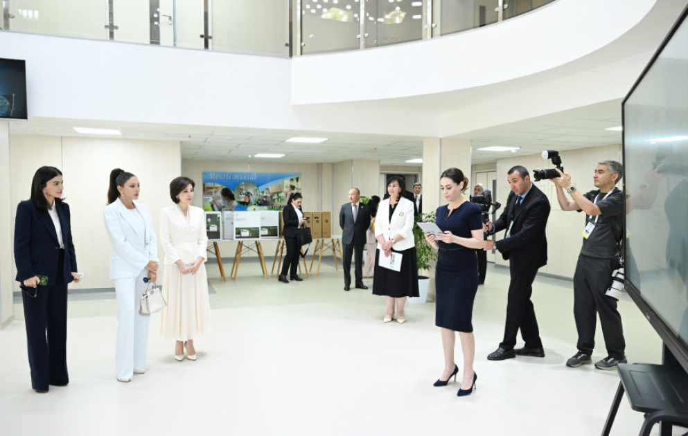 Aserbaidschans und Usbekistans First Ladies besuchen Mehrli- Schule in Taschkent VIDEO