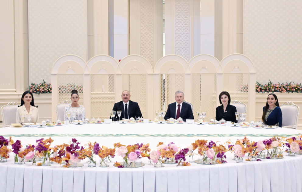 State reception was hosted in honor of President Ilham Aliyev and First Lady Mehriban Aliyeva in Tashkent VIDEO