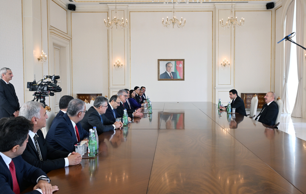 Präsident Ilham Aliyev empfängt türkische Delegation AKTUALISIERT VIDEO