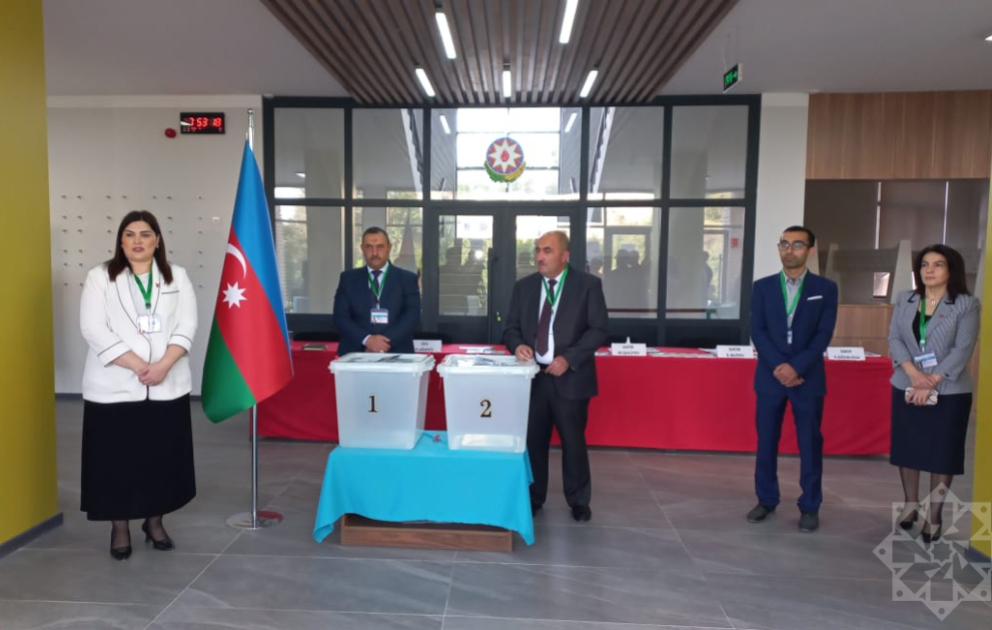 AZƏRTAC Şuşadan xəbər verir: Parlament seçkiləri seçicilərin ruh yüksəkliyi ilə başlayıb  FOTO VİDEO
