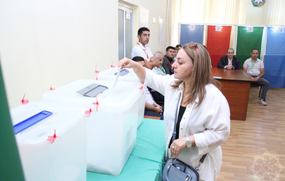 Gəncədə 4 dairə üzrə seçki prosesi uğurla davam edir -  FOTO VİDEO
