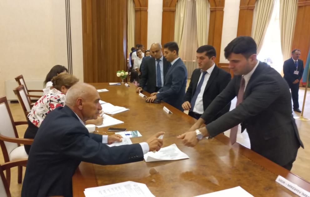 Seçicilər konstitusion hüquqlarından istifadə edirlər - AZƏRTAC Xankəndidən xəbər verir  FOTO VİDEO