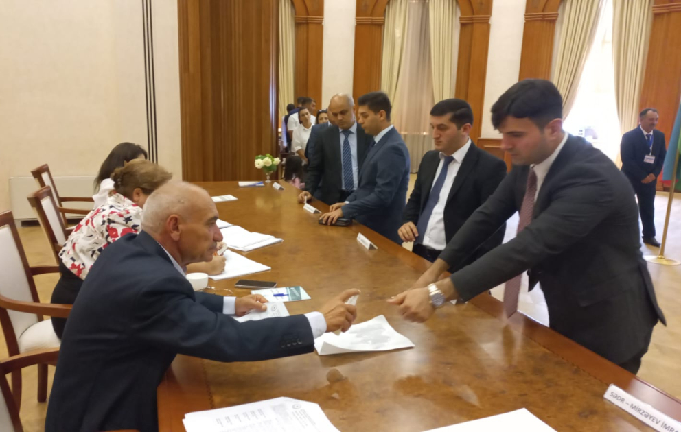 Khankendi : Les électeurs exercent leurs droits constitutionnels  PHOTOS VIDEO