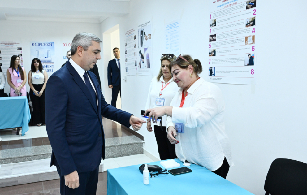 Le chef de l’Administration présidentielle vote dans le bureau de vote №34 VIDEO