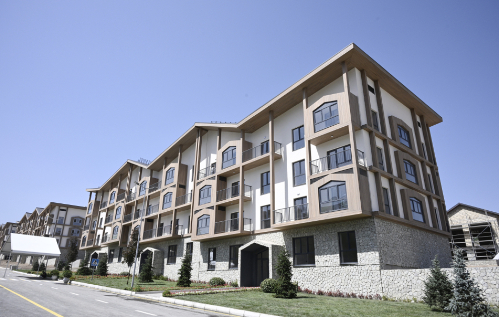 President Ilham Aliyev examine construction progress of residential complex for 524 families in Kalbajar VIDEO