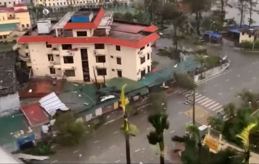 Vyetnamda “Yaqi” qasırğasına görə 300-dən çox uçuş ləğv edilib VİDEO