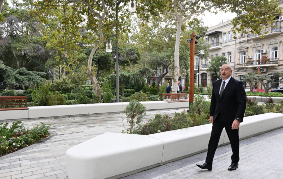 Le président Ilham Aliyev visite le jardin Khagani et ses environs VIDEO