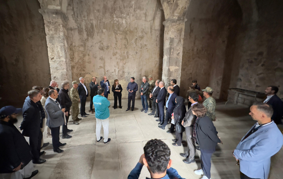 Les diplomates étrangers visitent la centrale hydroélectrique « Youkhary Veng » et le monastère de Khoudaveng VIDEO