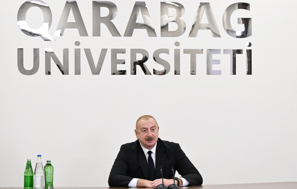 Prezident İlham Əliyev Qarabağ Universitetinin tələbələri ilə görüşdə hərbçilərimizin qəhrəmanlığından danışıb VİDEO