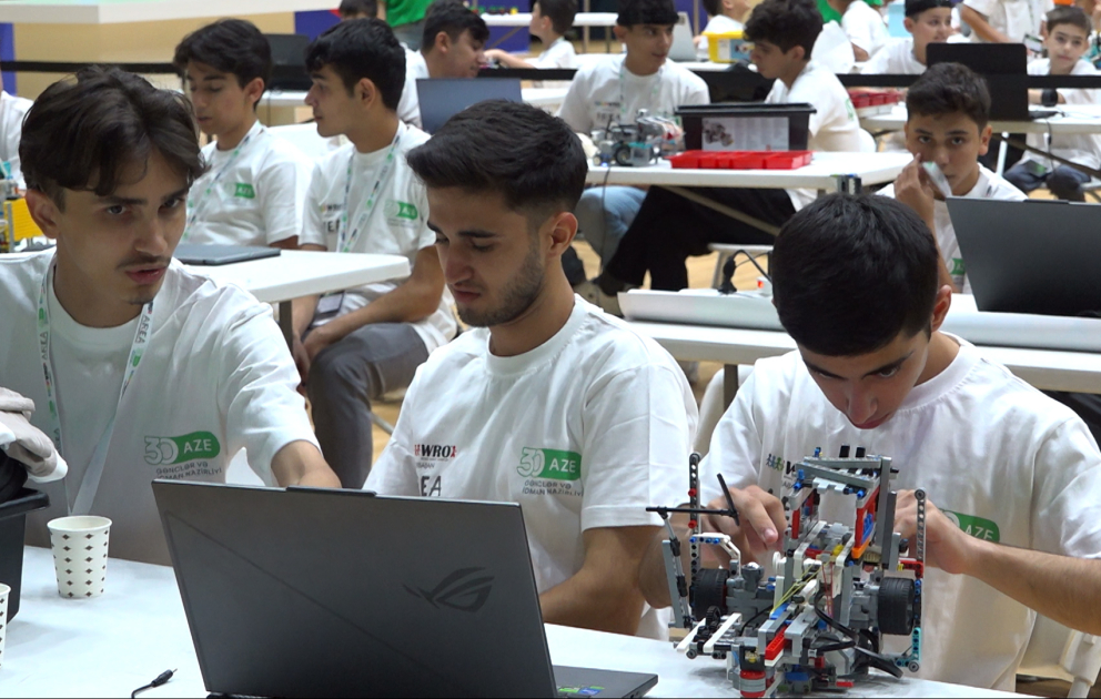 Bakıda yeniyetmə və gənclər arasında VII Robot Olimpiadasının açılış mərasimi olub VİDEO