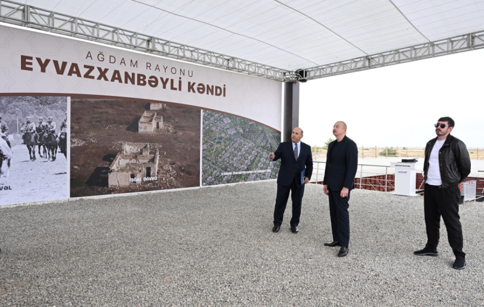 Präsident Ilham Aliyev legt Grundstein für das Dorf Eyvazkhanbeyli im Bezirk Aghdam VIDEO