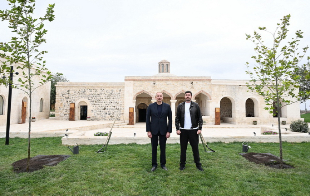 Präsident Ilham Aliyev weiht Imarat-Komplex in Aghdam nach Restaurierung ein VIDEO