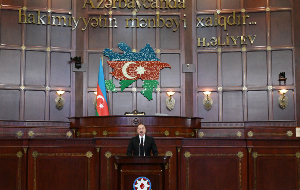 Aserbaidschanisches Parlament der siebenten Einberufung hält seine erste Sitzung ab  Präsident Ilham Aliyev nimmt an Sitzung teil VIDEO