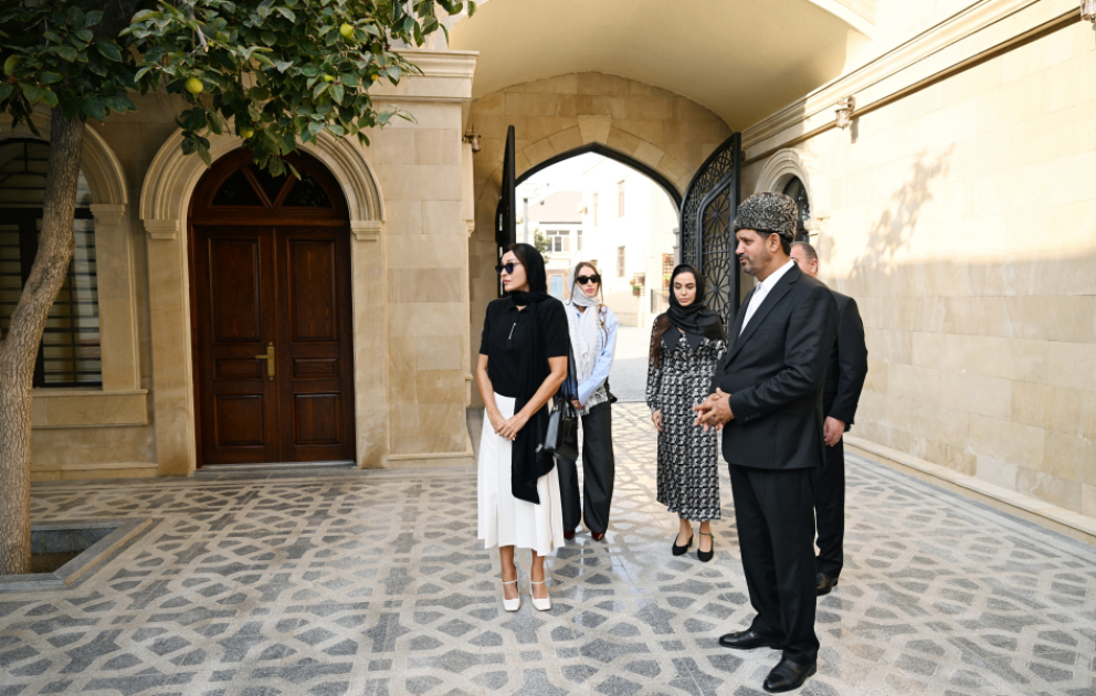 120 Jahre alte Moschee in Baku von der Heydar Aliyev-Stiftung restauriert VIDEO