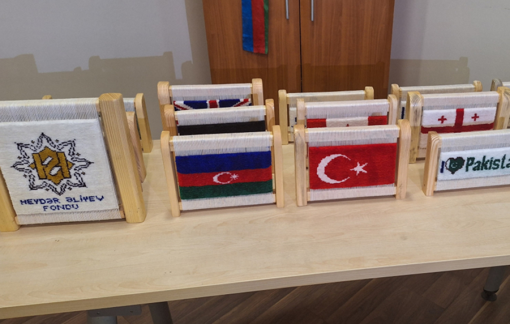 Lerikli miniatür xalça ustası əl işlərini COP29-a həsr edib VİDEO