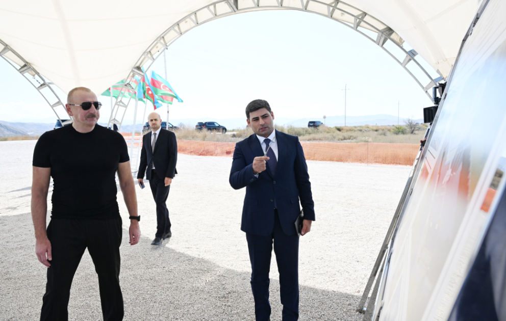 Prezident İlham Əliyev Cəbrayıl rayonunda damazlıq yumurta istehsalı fabrikinin təməlini qoyub YENİLƏNİB VİDEO