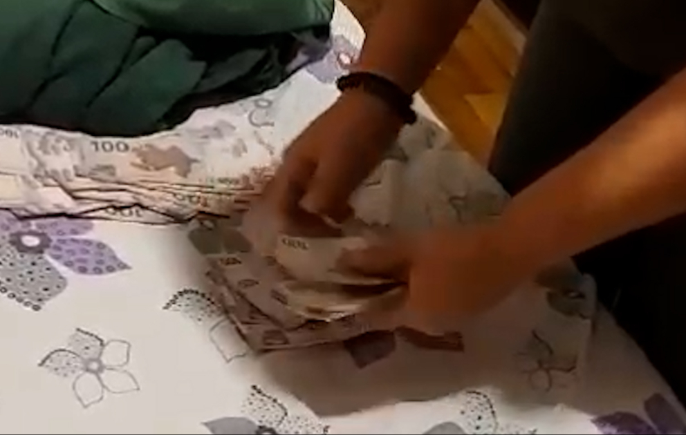 Ahıl vətəndaşları aldadaraq pullarını ələ keçirən şəxs saxlanılıb VİDEO