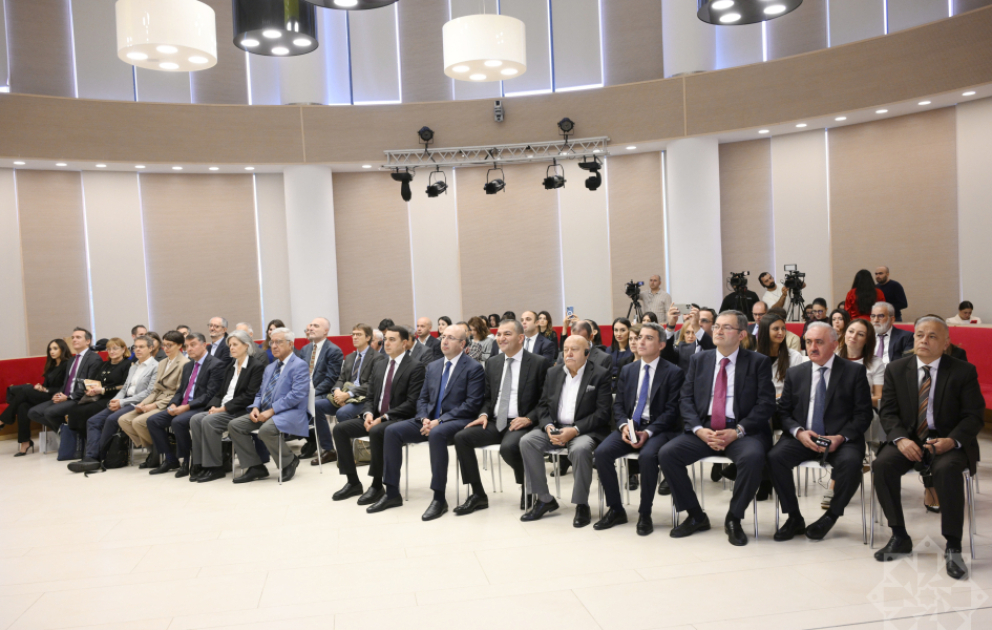 “ADA Universitetinin yeni Şəki kampusunun dizaynı” üzrə sertifikatlaşdırılmış təlim proqramına yekun vurulub VİDEO