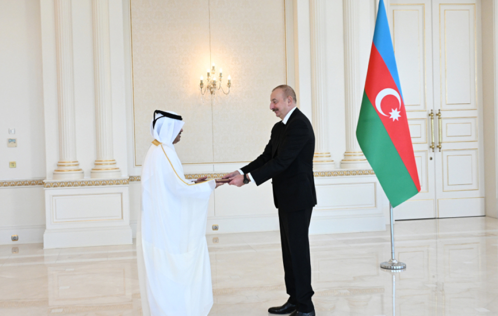 Prezident İlham Əliyev Qətər Dövlətinin Azərbaycanda yeni təyin olunmuş fövqəladə və səlahiyyətli səfirinin etimadnaməsini qəbul edib  YENİLƏNİB VİDEO