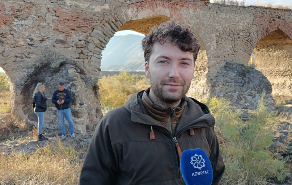 Xarici səyyah: Xudafərin körpüsü qədim tarixi özündə əks etdirir VİDEO