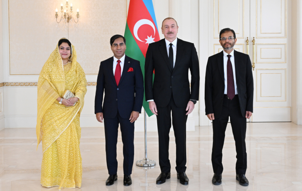 Präsident Ilham Aliyev empfängt neuen Botschafter von Bangladesch zur Entgegennahme seines Beglaubigungsschreibens AKTUALISIERT VIDEO