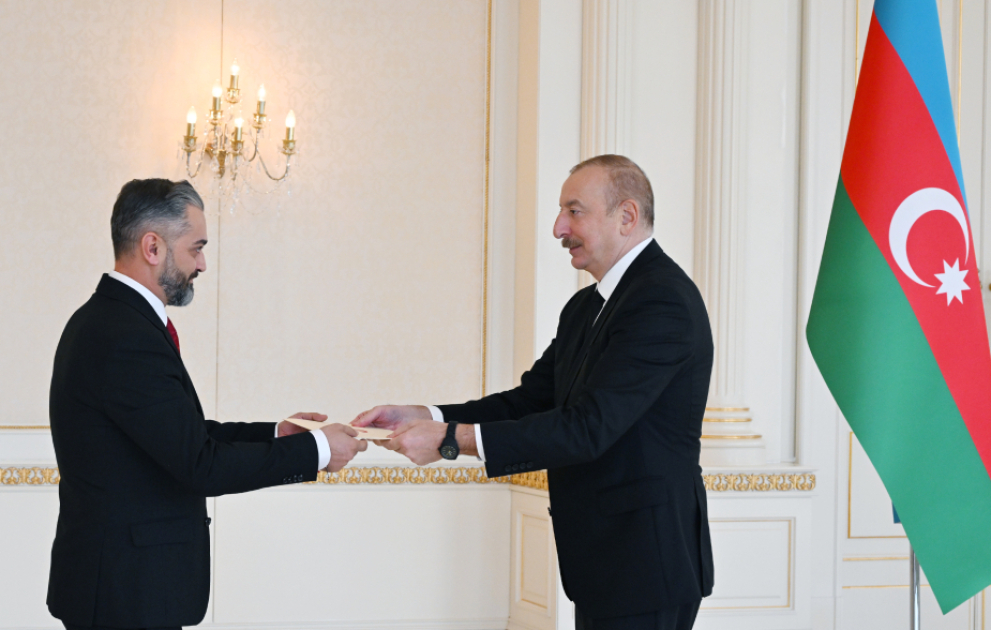 Präsident Ilham Aliyev empfängt neuen albanischen Botschafter zur Entgegennahme seines Beglaubigungsschreibens AKTUALISIERT VIDEO
